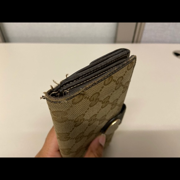 Authentic Vintage Gucci Wallet - Picture 2 of 8